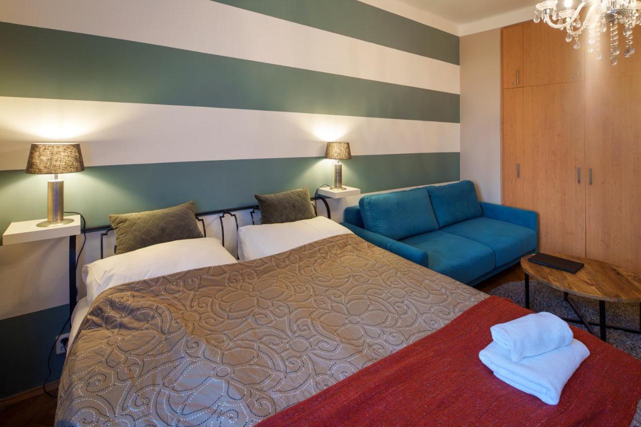 Apartment Dlouha With Balcony Prague